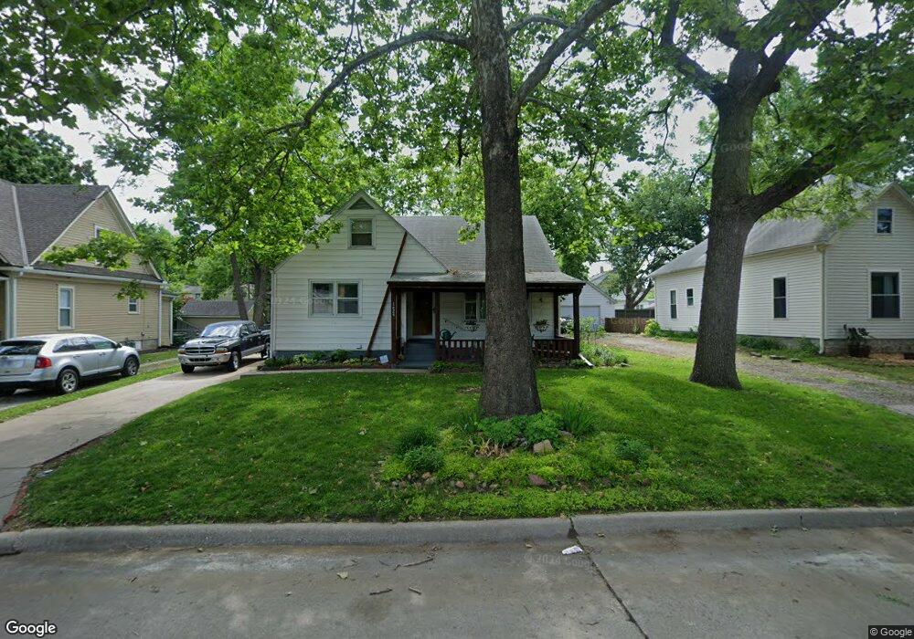 1624 SW Webster Ave, Topeka, KS 66604 - photo 1