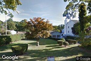 15 Entrance Way, Valhalla, NY 10595