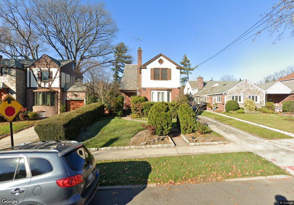 18635 Midland Pkwy, Jamaica, NY 11432 - photo 1