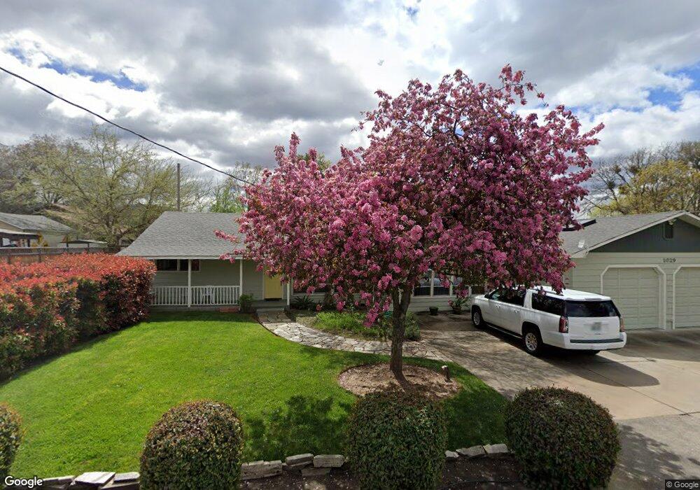 1029 NE Hefley St, Grants Pass, OR 97526 - photo 1