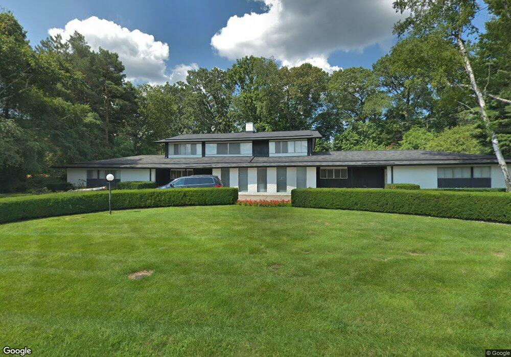1135 Charrington Rd, Bloomfield Hills, MI 48301 - photo 1