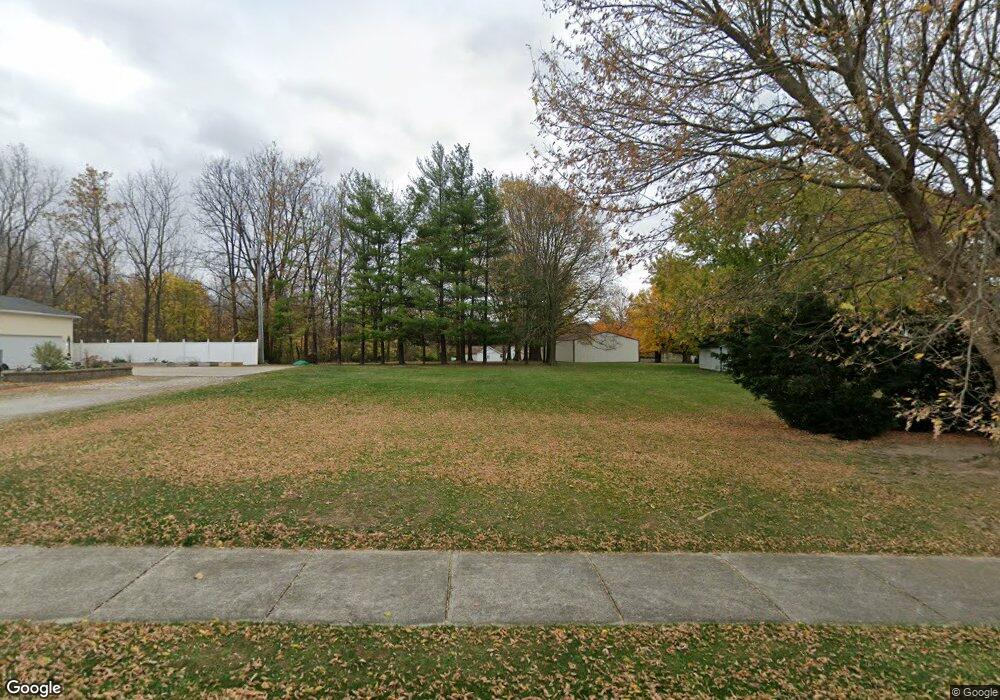 512 Highland Ave, Wapakoneta, OH 45895 - photo 1