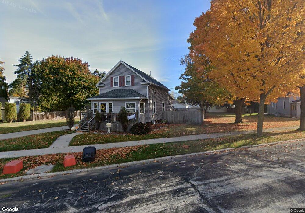 1037 Menasha Ave, Manitowoc, WI 54220 - photo 1