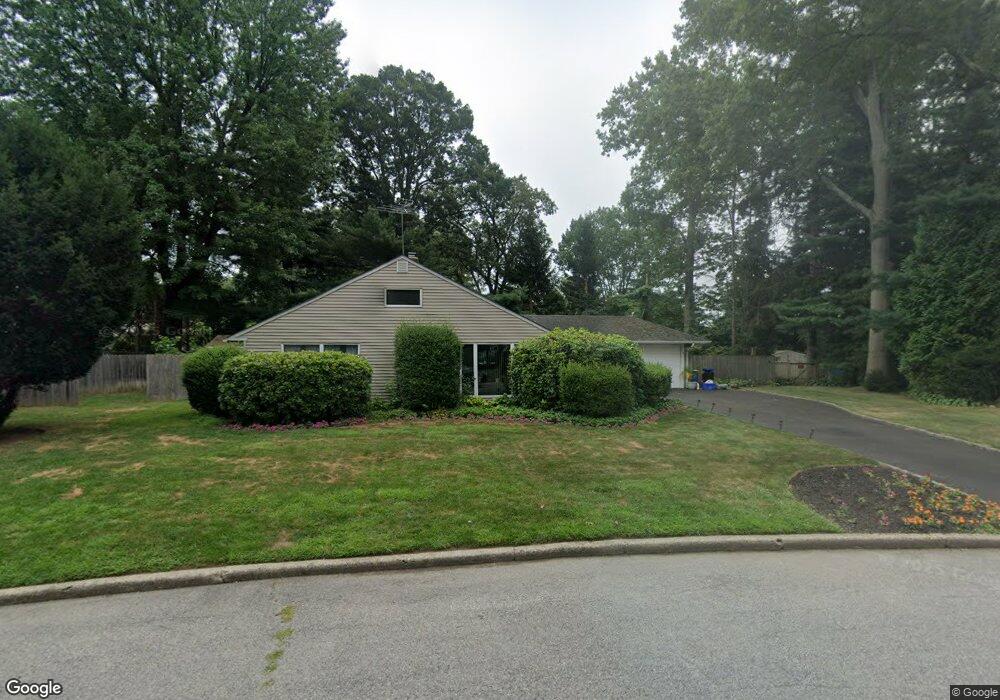 6 Appletree Ln, Glen Cove, NY 11542 - photo 1