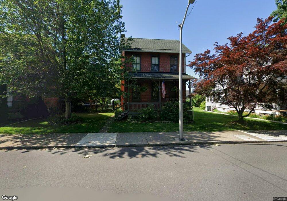 318 Juniper St, Quakertown, PA 18951 - photo 1