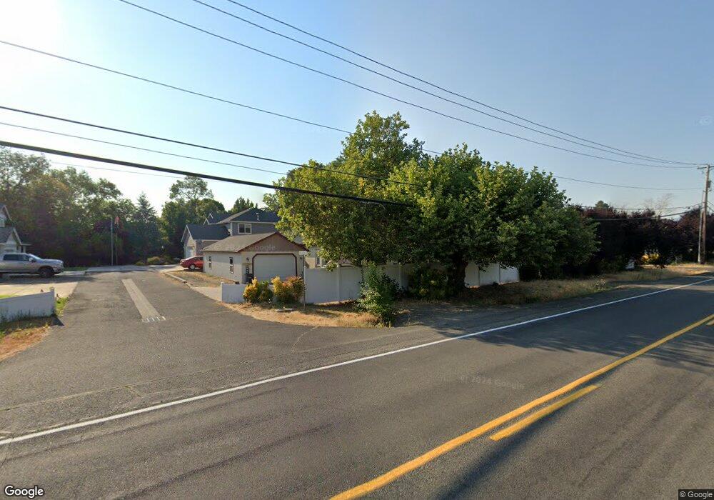 204 Maxwell St, Central Point, OR 97502 - photo 1