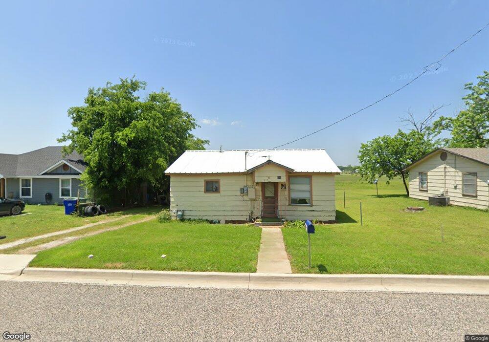 213 Chestnut St, Whitesboro, TX 76273 - photo 1
