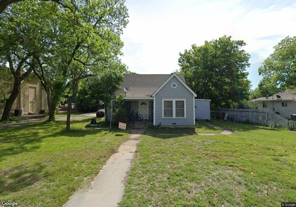 410 S Lindsay St, Gainesville, TX 76240 - photo 1