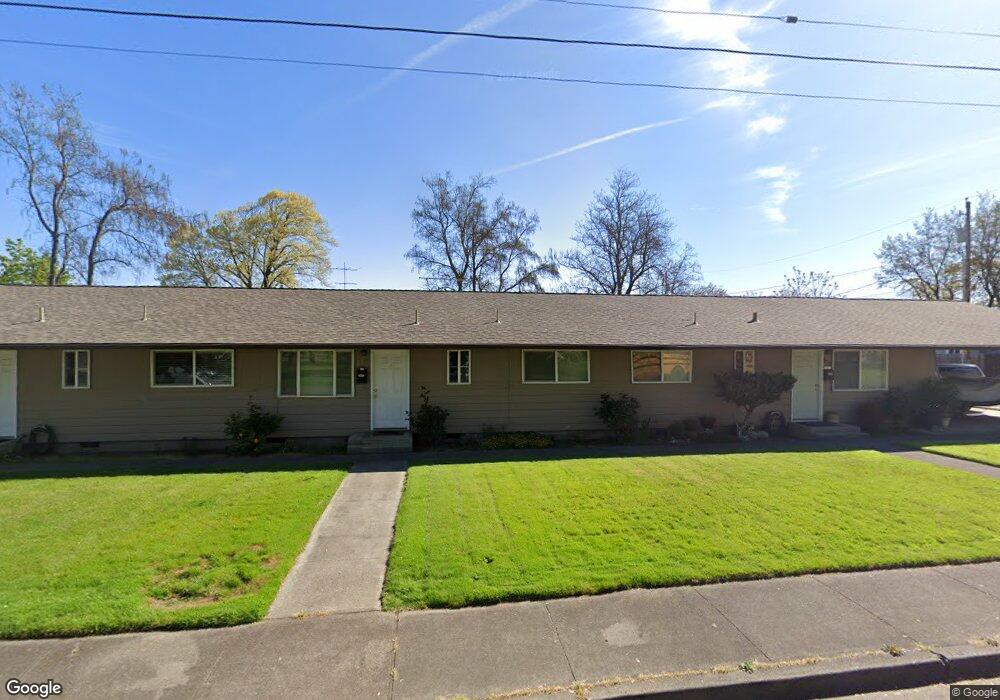 136 N 7th St, Central Point, OR 97502 - photo 1