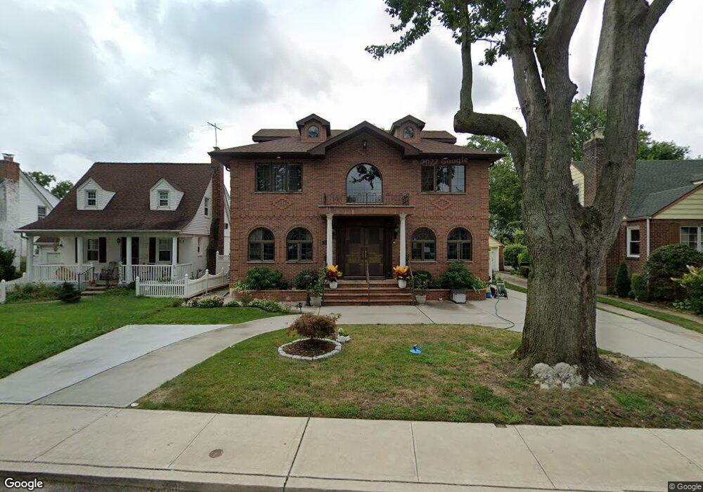 3221 212th St, Bayside, NY 11361 - photo 1