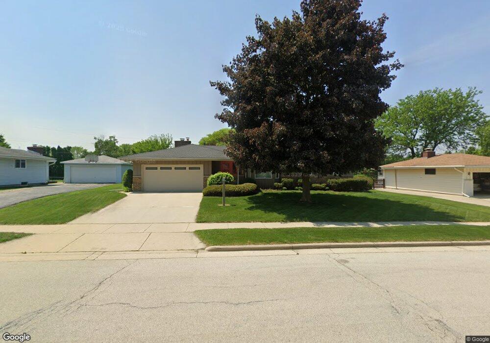 2008 Manhattan Dr, Waukesha, WI 53186 - photo 1