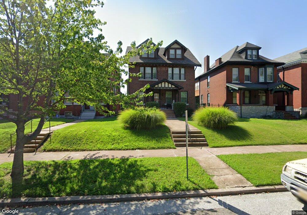 4550 Holly Ave, Saint Louis, MO 63115 - photo 1