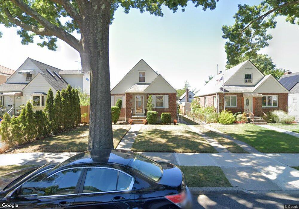 8326 264th St, Glen Oaks, NY 11004 - photo 1