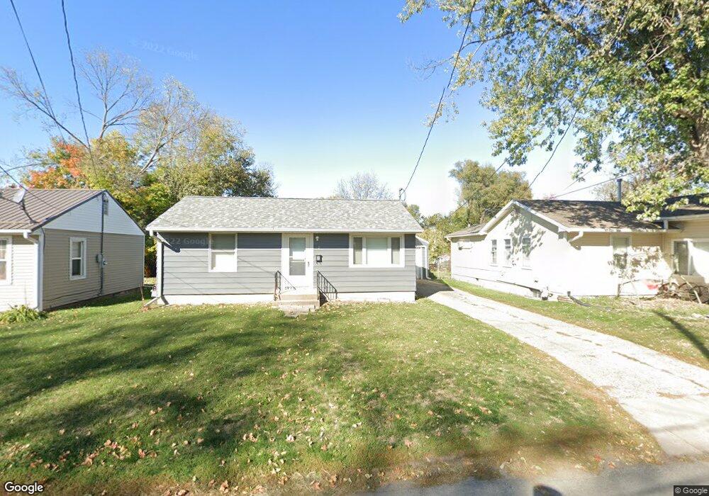 2 S Hampton Ct, Newton, IA 50208 - photo 1