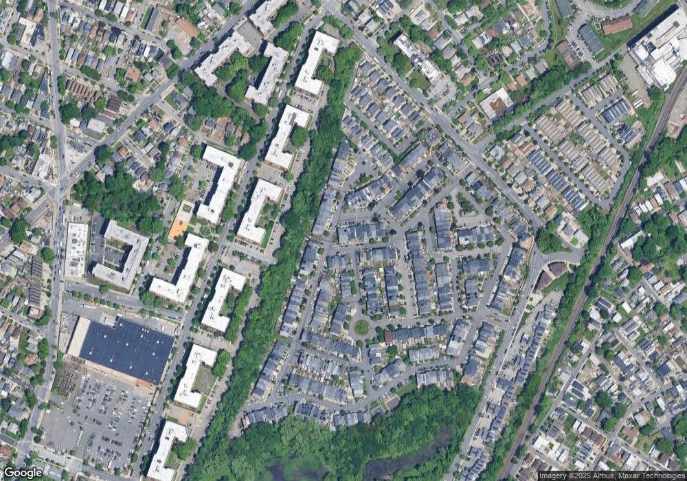 75 Stage Ln, Staten Island, NY 10304 - photo 1