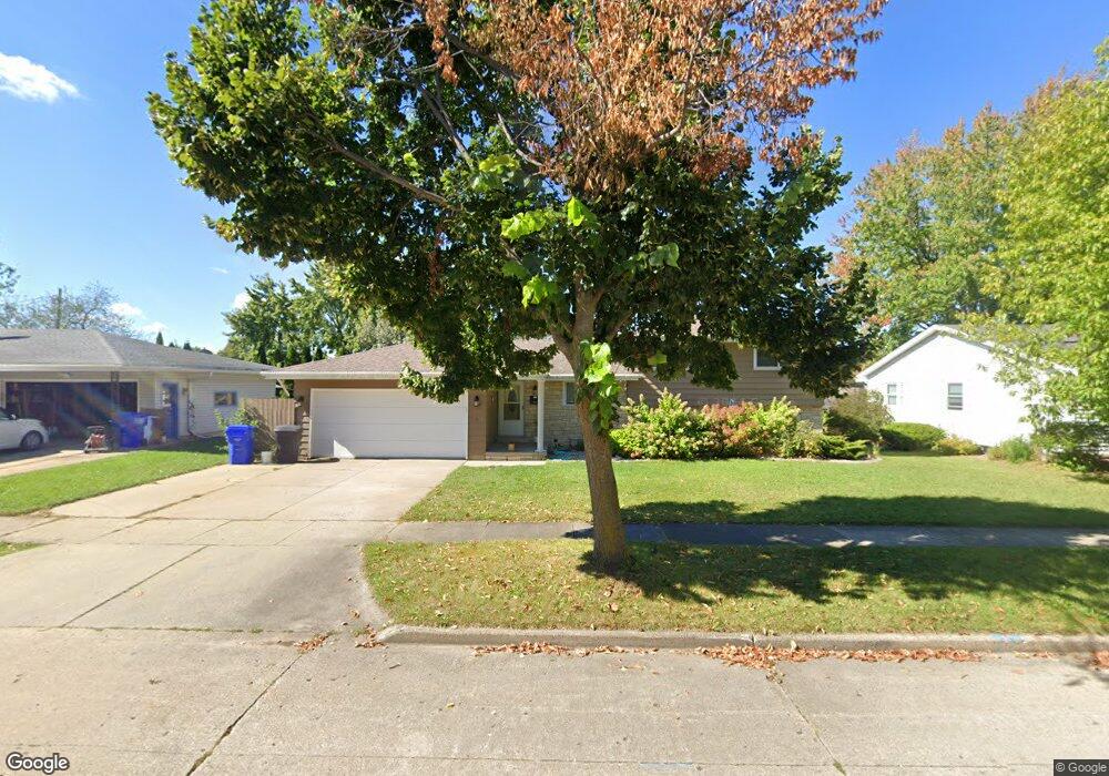 1527 N Douglas St, Appleton, WI 54914 - photo 1