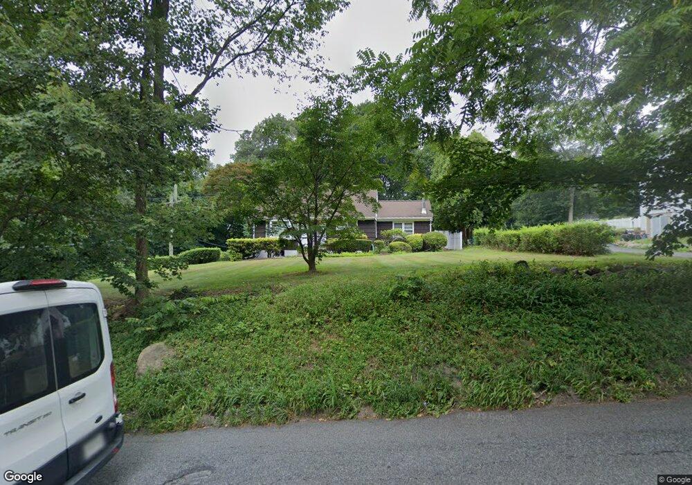 1610 Strawberry Rd, Mohegan Lake, NY 10547 - photo 1