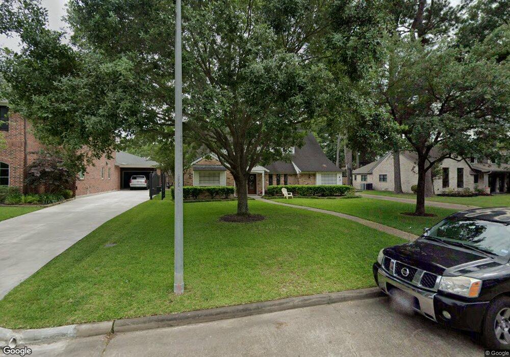 13923 Woodthorpe Ln, Houston, TX 77079 - photo 1