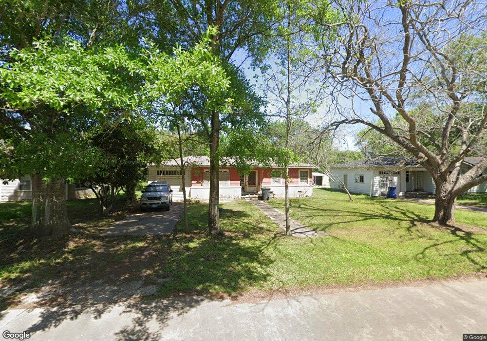 3229 12th St, Bay City, TX 77414 - photo 1