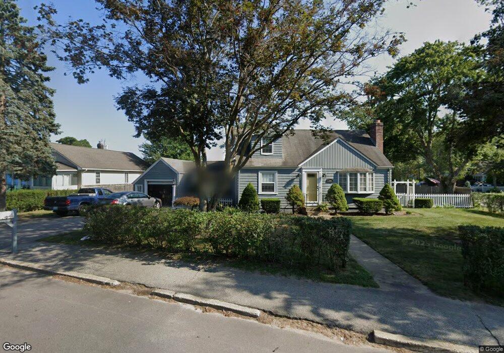 746 Sandy Ln, Warwick, RI 02889 - photo 1