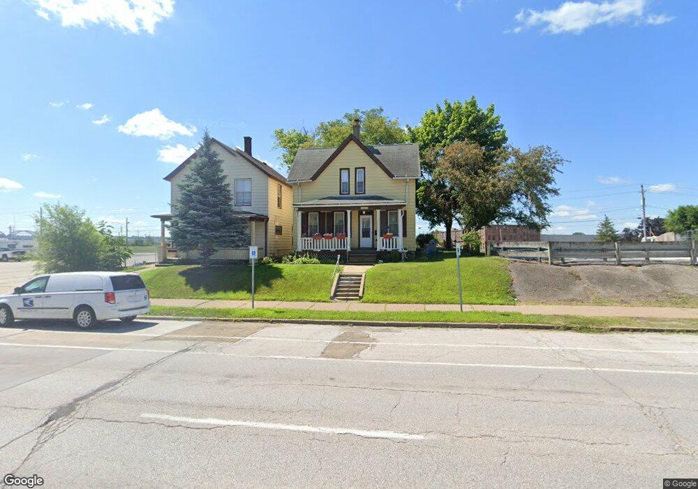 1423 W 3rd St, Davenport, IA 52802 - photo 1