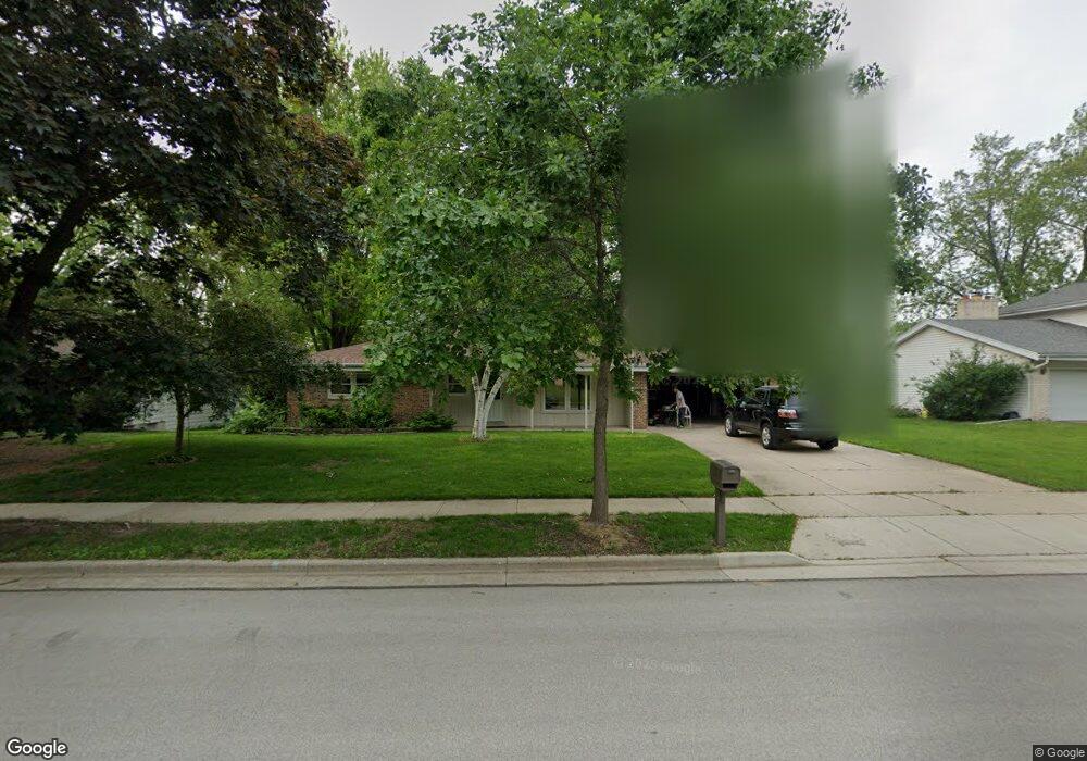 2008 Sunnyside Dr, Waukesha, WI 53186 - photo 1