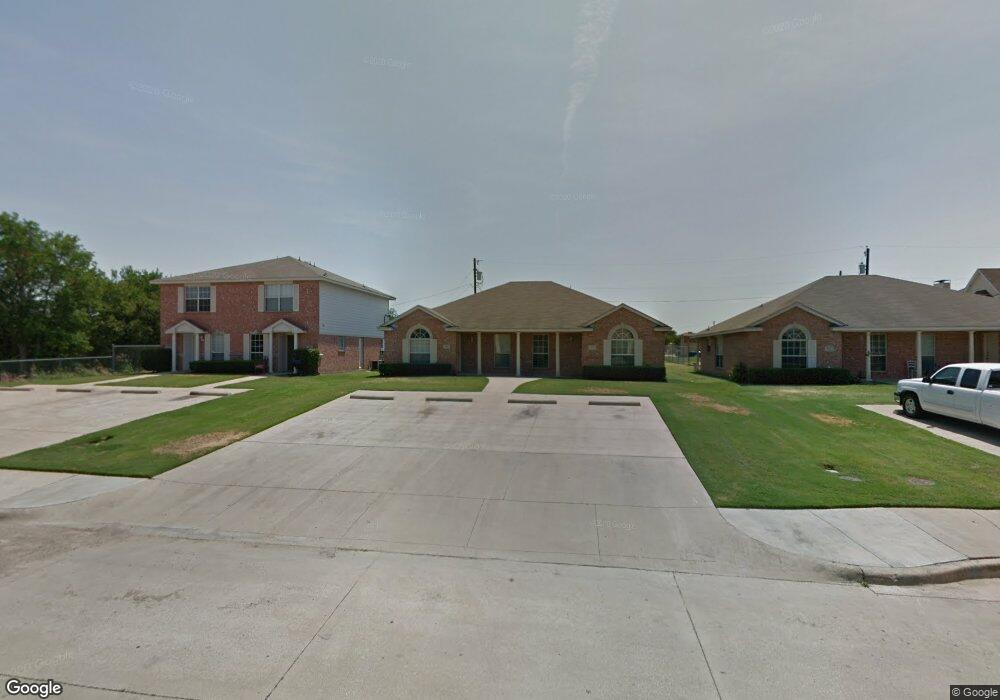 137 SE Dallas St, Grand Prairie, TX 75051 - photo 1