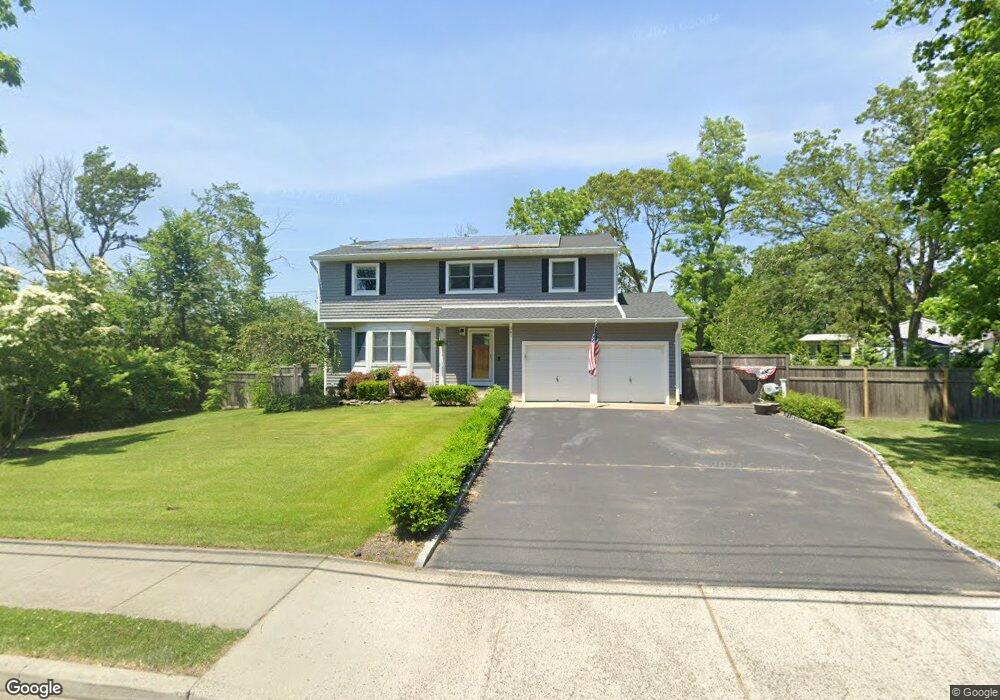 341 Middle Rd, Bayport, NY 11705 - photo 1