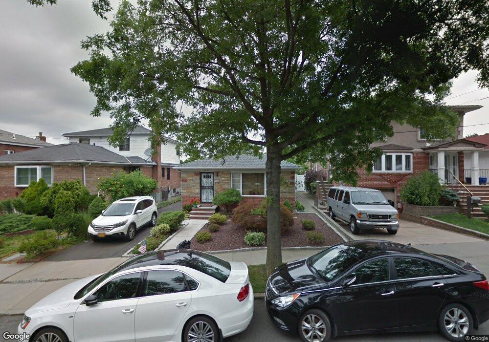 5727 Little Neck Pkwy, Little Neck, NY 11362 - photo 1