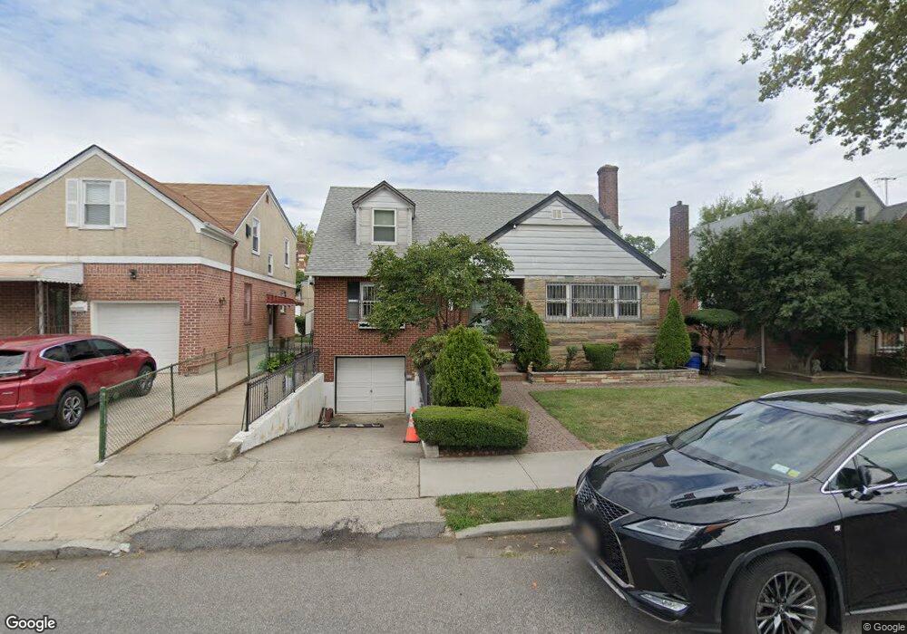 13821 62nd Ave, Flushing, NY 11367 - photo 1