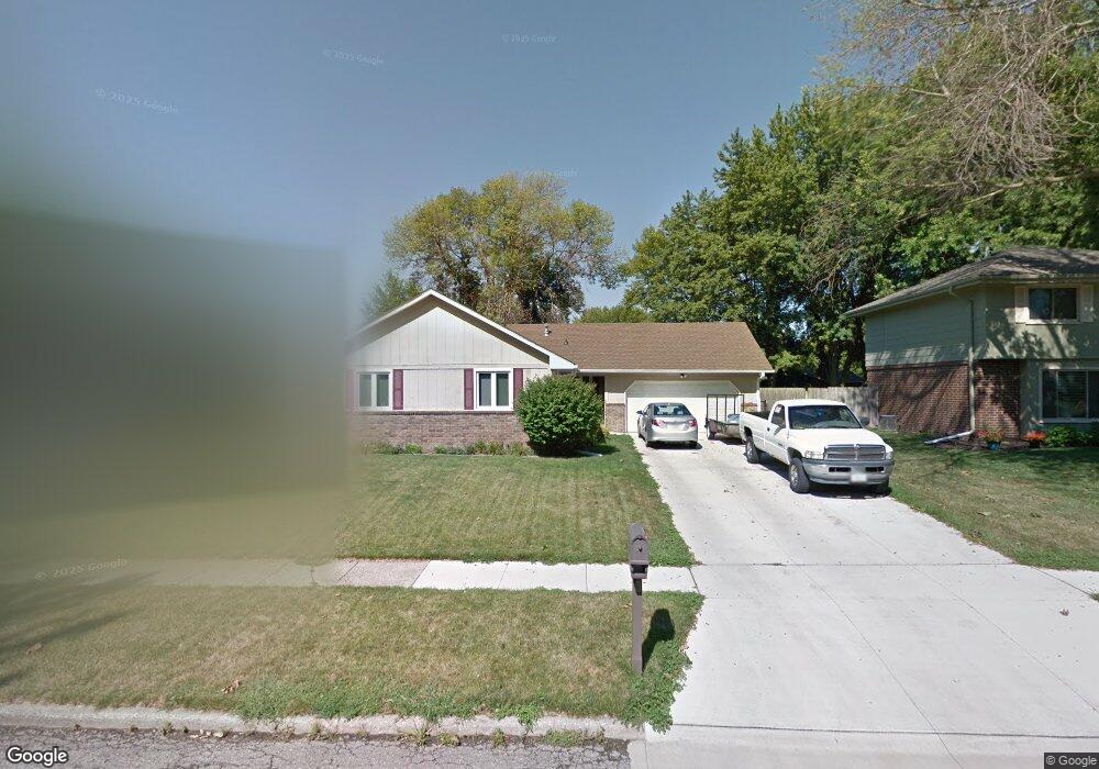 835 E 17th St N, Newton, IA 50208 - photo 1