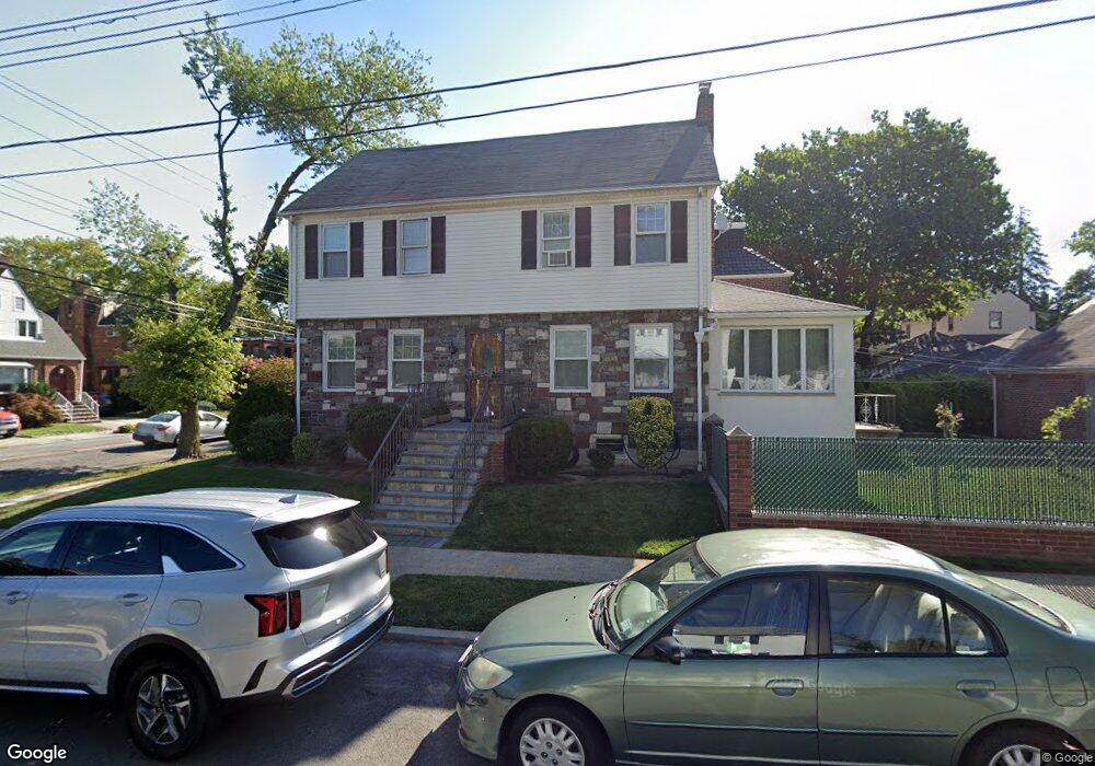 3205 166th St, Flushing, NY 11358 - photo 1