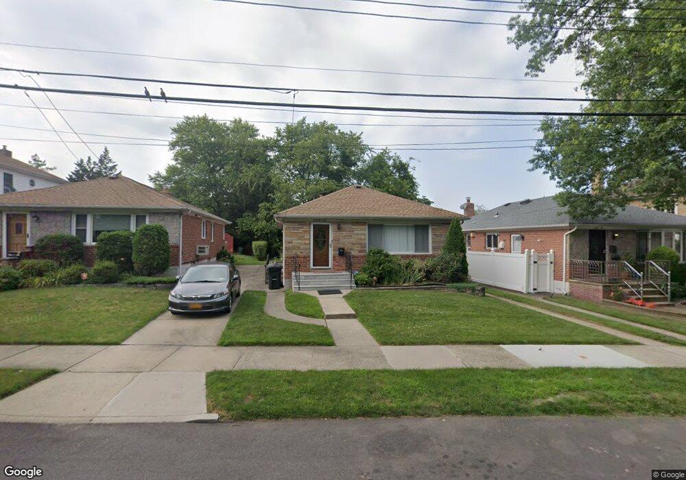 26015 60th Ave, Little Neck, NY 11362 - photo 1