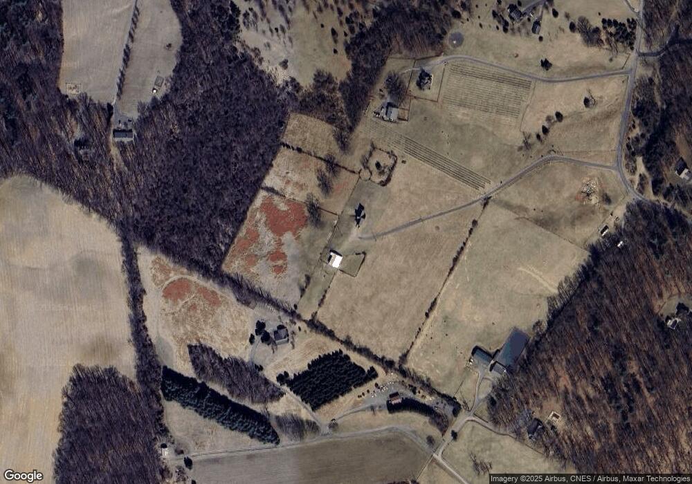 102 Lariat Cir, Staunton, VA 24401 - photo 1