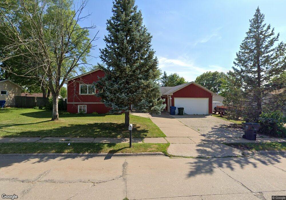 6518 Hoover Rd, Davenport, IA 52806 - photo 1