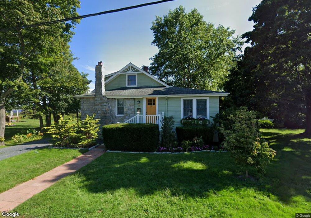 77 Orchard Ave, Barrington, RI 02806 - photo 1