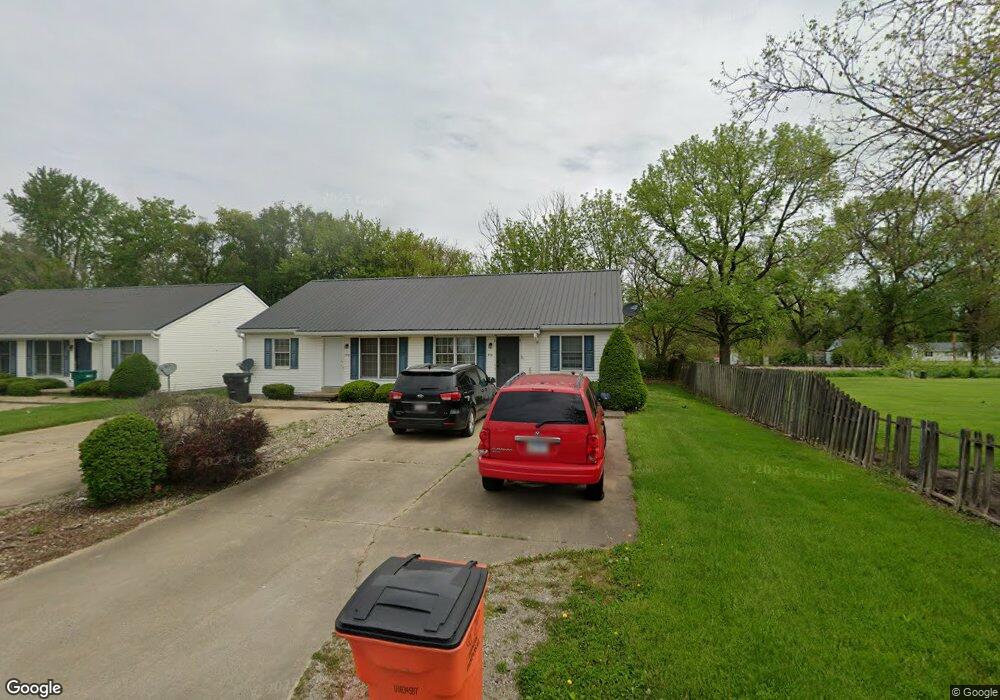 712 E Rudy Ave, Mattoon, IL 61938 - photo 1