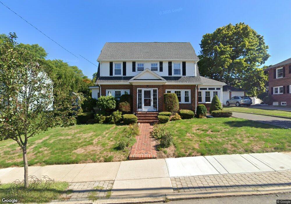 241 Lagrange St, West Roxbury, MA 02132 - photo 1