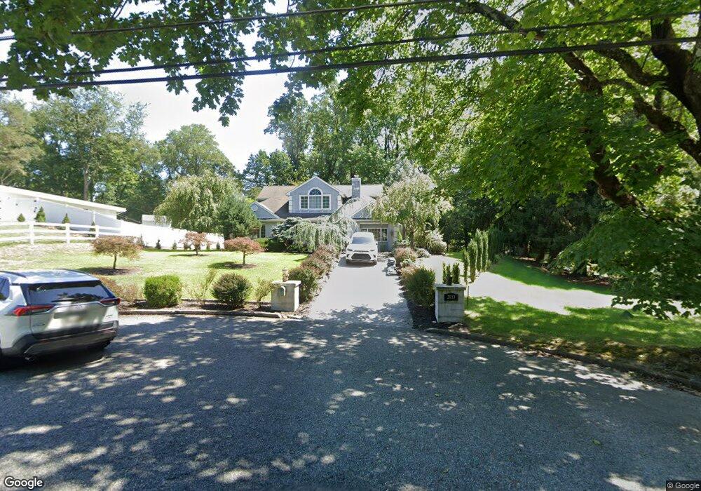 2133 Cloverly Hill Rd, Broomall, PA 19008 - photo 1