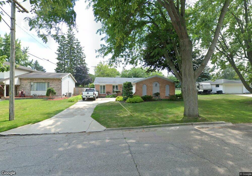 336 E Butler St, Bad Axe, MI 48413 - photo 1