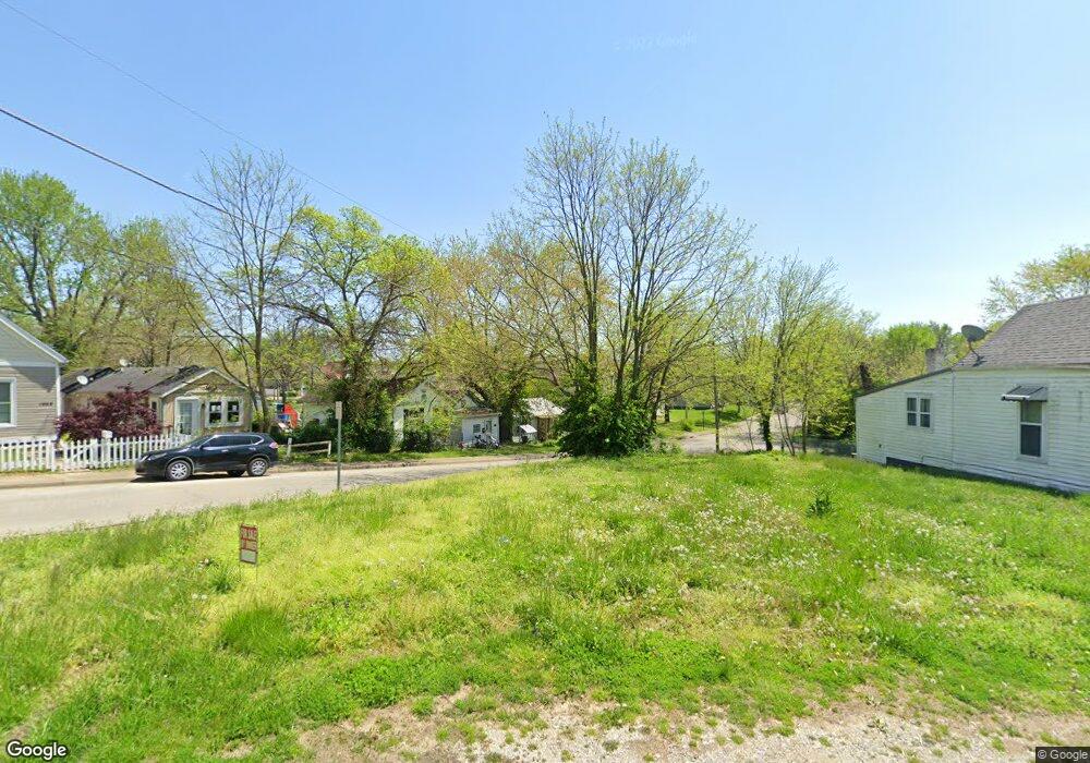 1556 E 8th St, New Albany, IN 47150 - photo 1