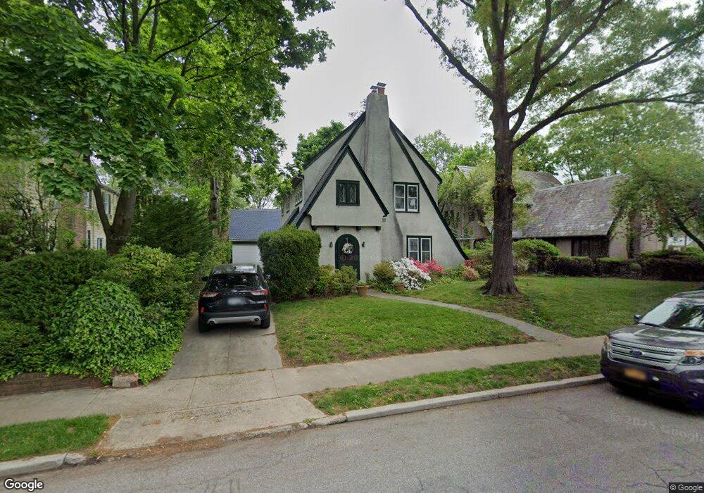 3 Kilburn Rd, Garden City, NY 11530 - photo 1