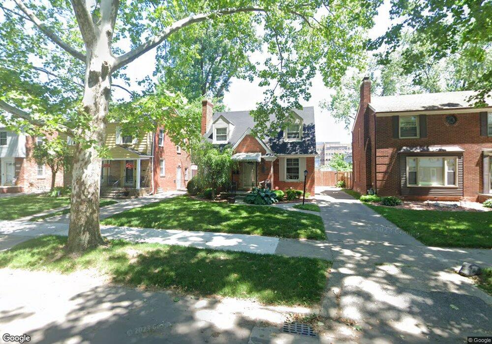 5244 Hillcrest St, Grosse Pointe, MI 48236 - photo 1