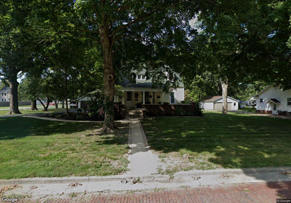 500 E Scott St, Tuscola, IL 61953 - photo 1