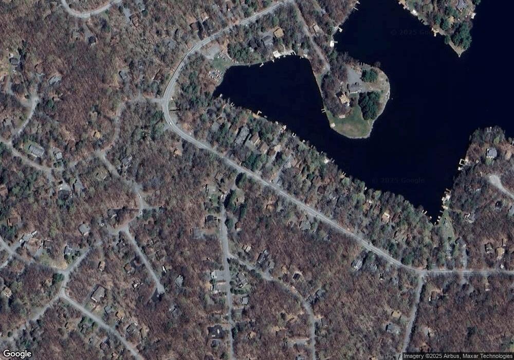 545 Lakeview Dr, Lake Ariel, PA 18436 - photo 1