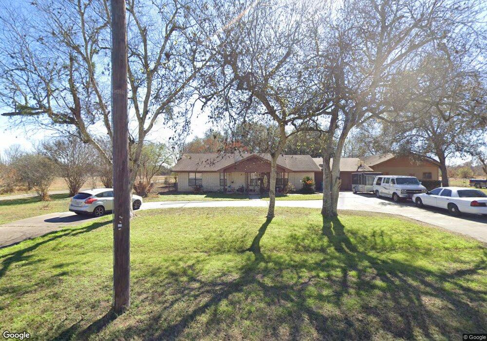 1402 E Clare St, Beeville, TX 78102 - photo 1