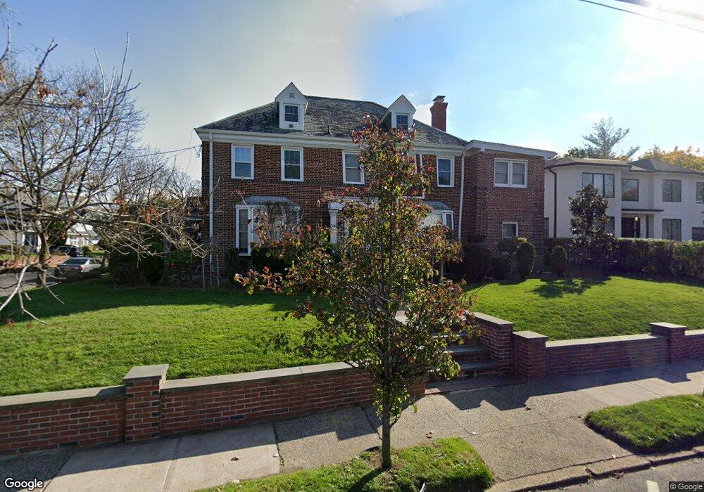 777 W Broadway, Woodmere, NY 11598 - photo 1