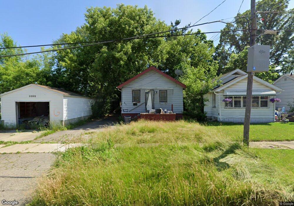 611 Freeman Ave, Flint, MI 48507 - photo 1