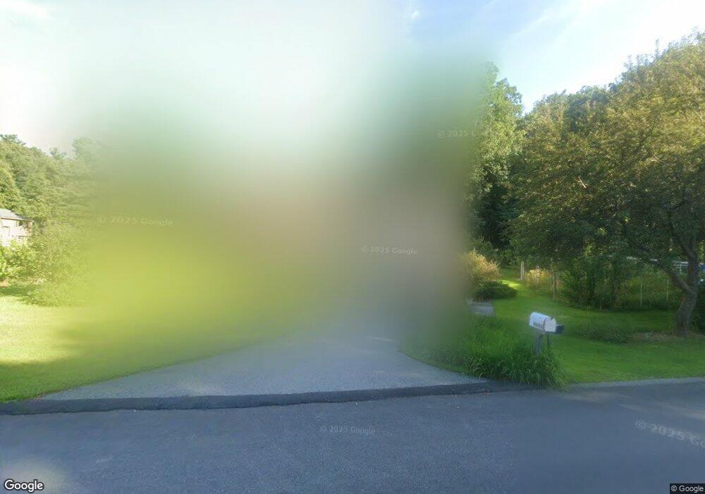 4 Nora Rd, MerriMacK, NH 03054 - photo 1