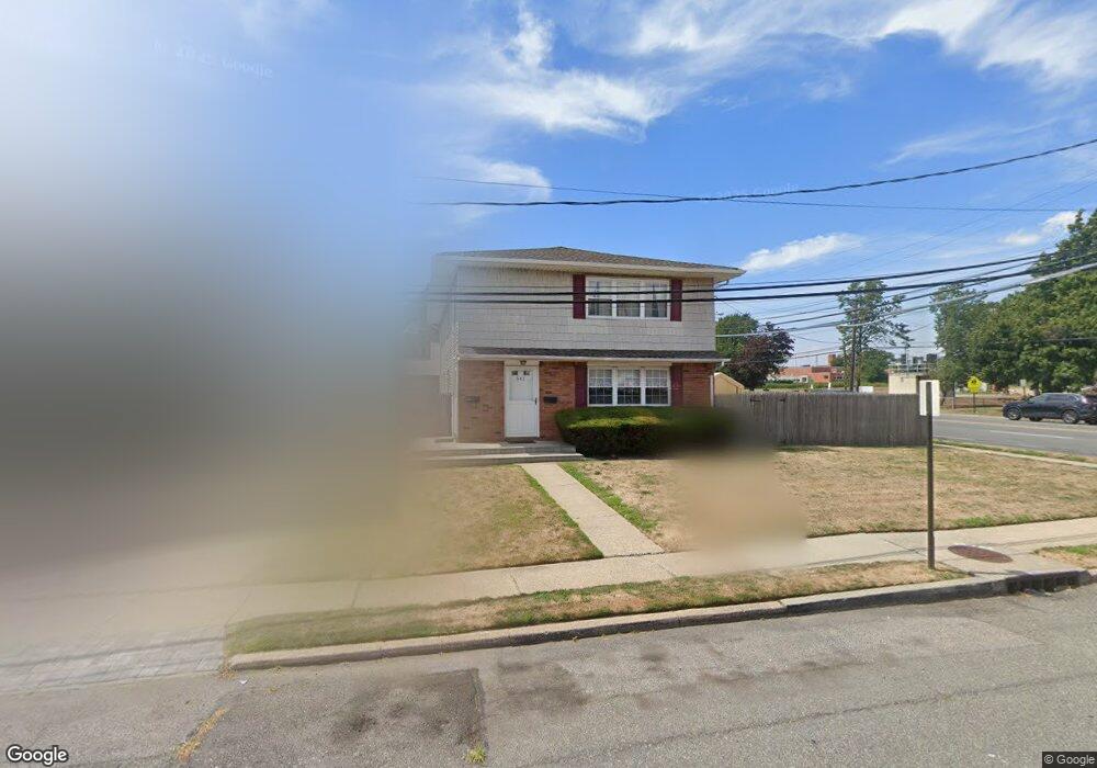 541 Bayview Ave, Cedarhurst, NY 11516 - photo 1